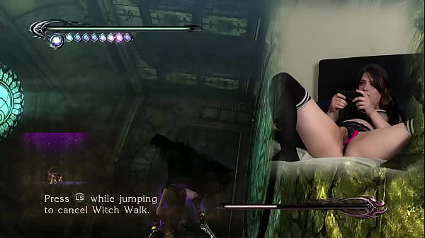 Trò chơi kết nối Lovense! Bimbo gợi cảm chơi Bayonetta! Tập 3