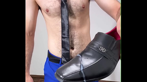 कामुक किशोर लड़की शौकिया तौर पर नृत्य करती है