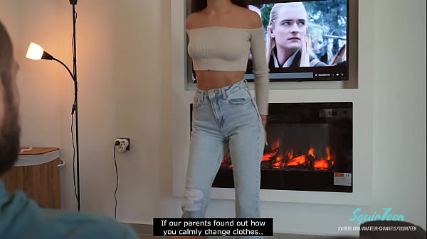 Extra kleine Stiefschwester wird hart gefickt, um spazieren zu gehen