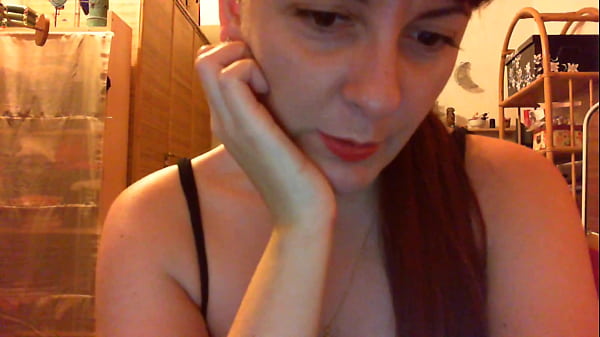 Italienische MILF spielt pervers mit ihren Strümpfen und hat feuchte Orgasmen