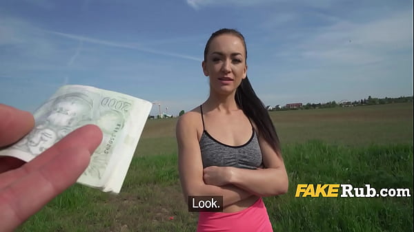 Á hậu Nga nhỏ nhắn được chọn trên đường đi casting & amp_ Làm tình nhanh