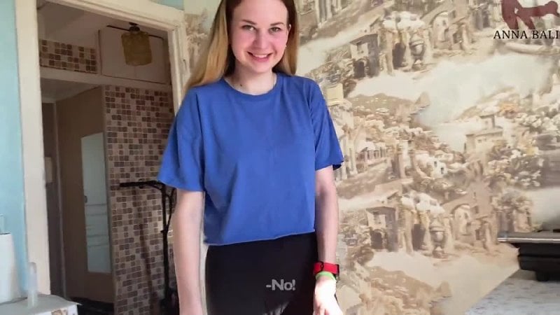 Il a donné du Viagra à une jeune fille, du porno russe avec des conversations, du sexe anal, du porno rus rétro, une ado poilue aux gros seins, une jeune MILF mature maman s